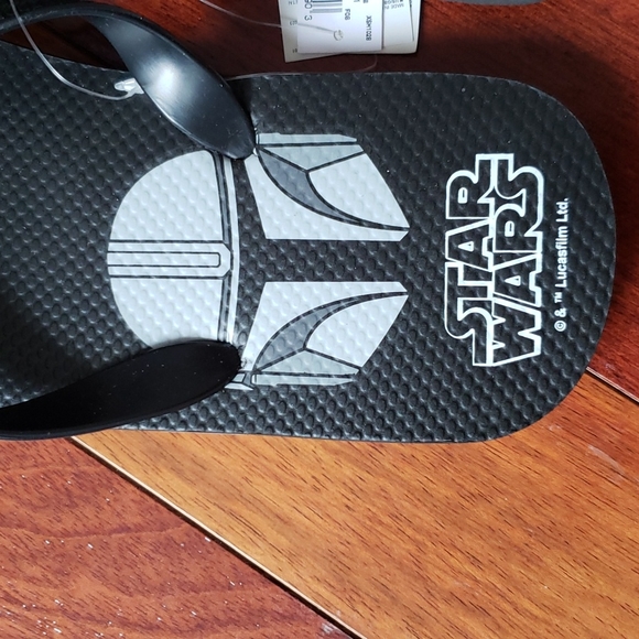 SOLD OUT EVERYWHERE! Nwt! Star Wars Kids Flip Flops - Picture 2 of 6